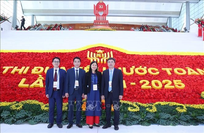 Ch&uacute; th&iacute;ch ảnh