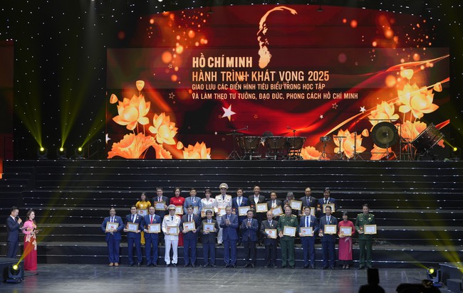 Đặc sắc chương tr&igrave;nh nghệ thuật "Hồ Ch&iacute; Minh - H&agrave;nh tr&igrave;nh kh&aacute;t vọng 2025" - Ảnh 4.