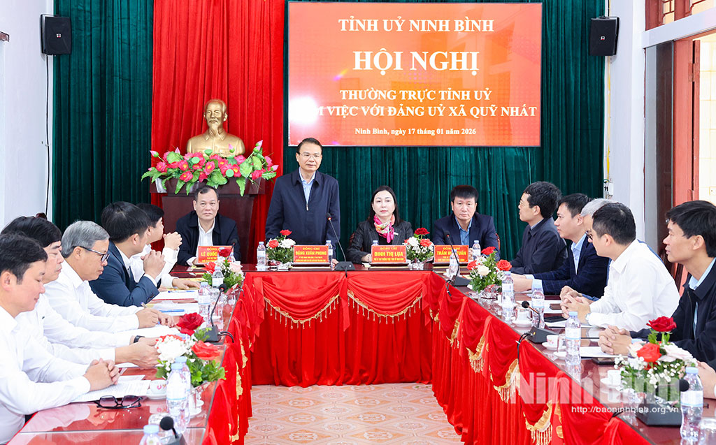 Đồng ch&iacute; Đặng Xu&acirc;n Phong, Ủy vi&ecirc;n Trung ương Đảng, B&iacute; thư Tỉnh ủy, Trưởng Đo&agrave;n đại biểu Quốc hội tỉnh ph&aacute;t biểu tại buổi l&agrave;m việc.