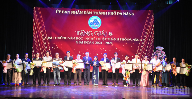 Đ&agrave; Nẵng t&ocirc;n vinh 61 t&aacute;c phẩm đạt Giải thưởng Văn học-Nghệ thuật th&agrave;nh phố Đ&agrave; Nẵng giai đoạn 2021-2025 - Ảnh 3.