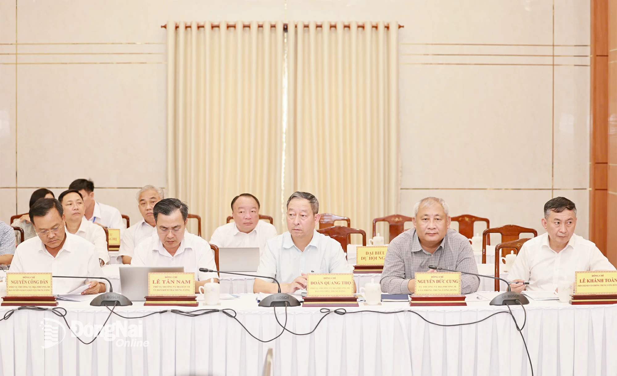 Các đại biểu đại diện các Ban Đảng Trung ương và Văn phòng Trung ương Đảng tham dự hội nghị. Ảnh: Công Nghĩa