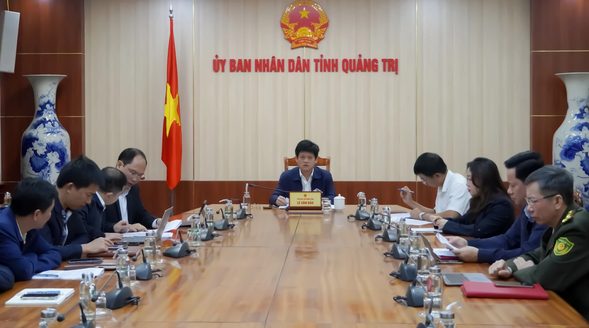 Đồng chí Lê Văn Bảo, Ủy viên Ban Thường vụ Tỉnh ủy, Phó Chủ tịch UBND tỉnh chủ trì cuộc họp tại điểm cầu tỉnh Quảng Trị - Ảnh: N.H