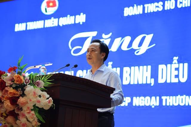 Đoàn Thanh niên Chính phủ thăm, động viên lực lượng diễu binh, diễu hành dịp kỷ niệm 80 năm Ngày Quốc khánh- Ảnh 1. Đoàn Thanh niên Chính phủ thăm, động viên lực lượng diễu binh, diễu hành dịp kỷ niệm 80 năm Ngày Quốc khánh- Ảnh 1.