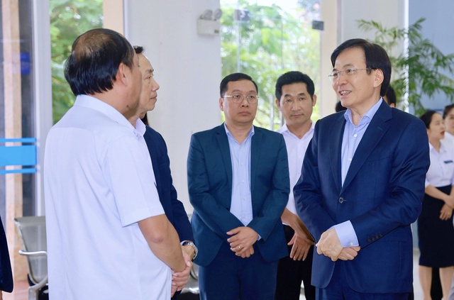 Đẩy mạnh cải cách TTHC, nâng cao chất lượng phục vụ người dân và doanh nghiệp- Ảnh 7. Đẩy mạnh cải cách TTHC, nâng cao chất lượng phục vụ người dân và doanh nghiệp- Ảnh 7.