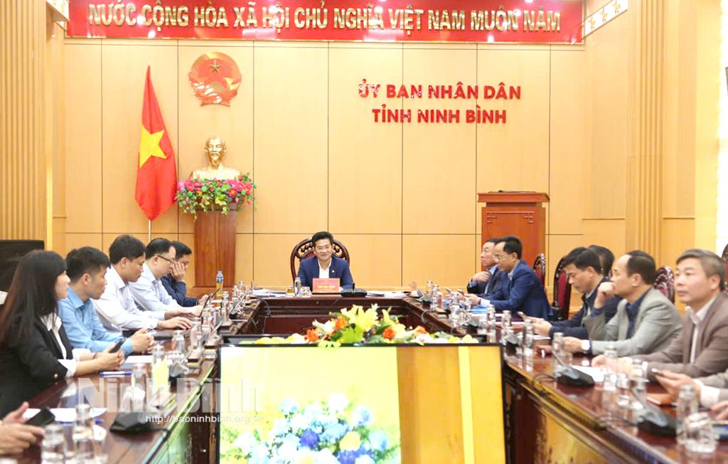 C&aacute;c đại biểu dự hội nghị trực tuyến tại điểm cầu tỉnh Ninh B&igrave;nh.