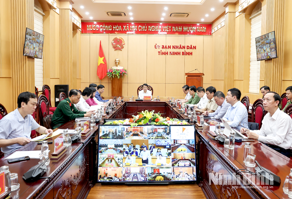Quang cảnh phiên họp tại điểm cầu tỉnh Ninh Bình.