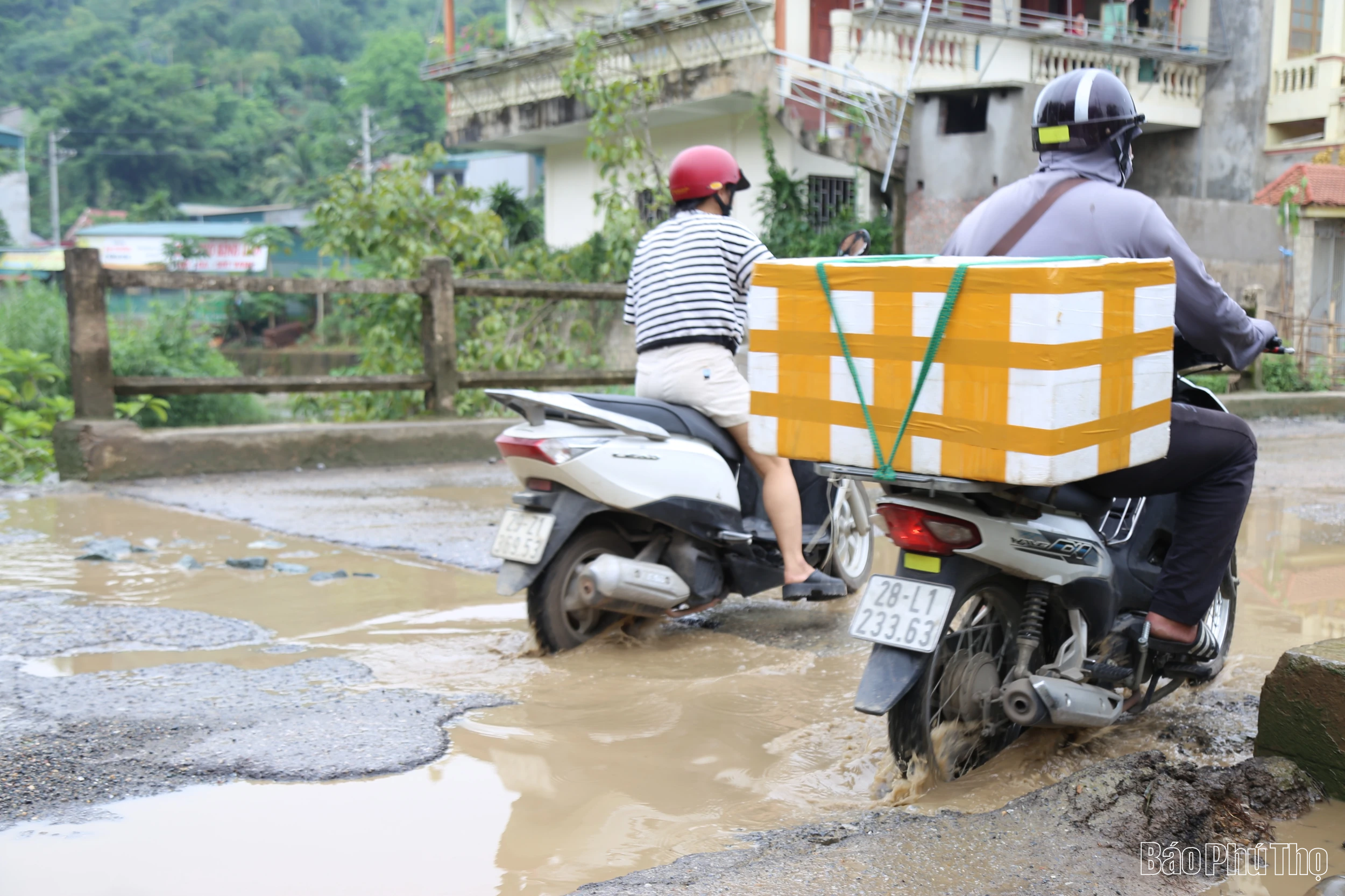 Cầu Chăm xuống cấp, người dân bất an