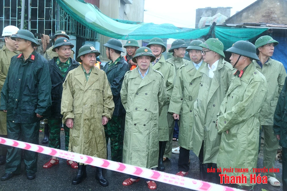 Phó Bí thư Thường trực Tỉnh ủy Lại Thế Nguyên kiểm tra công tác ứng phó bão số 5 tại các địa phương