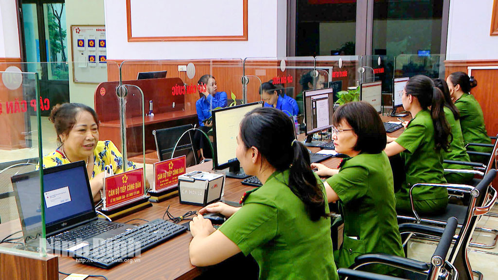 Công an tỉnh Ninh Bình mở rộng 59 điểm thực hiện thủ tục cấp Căn cước cho công dân.