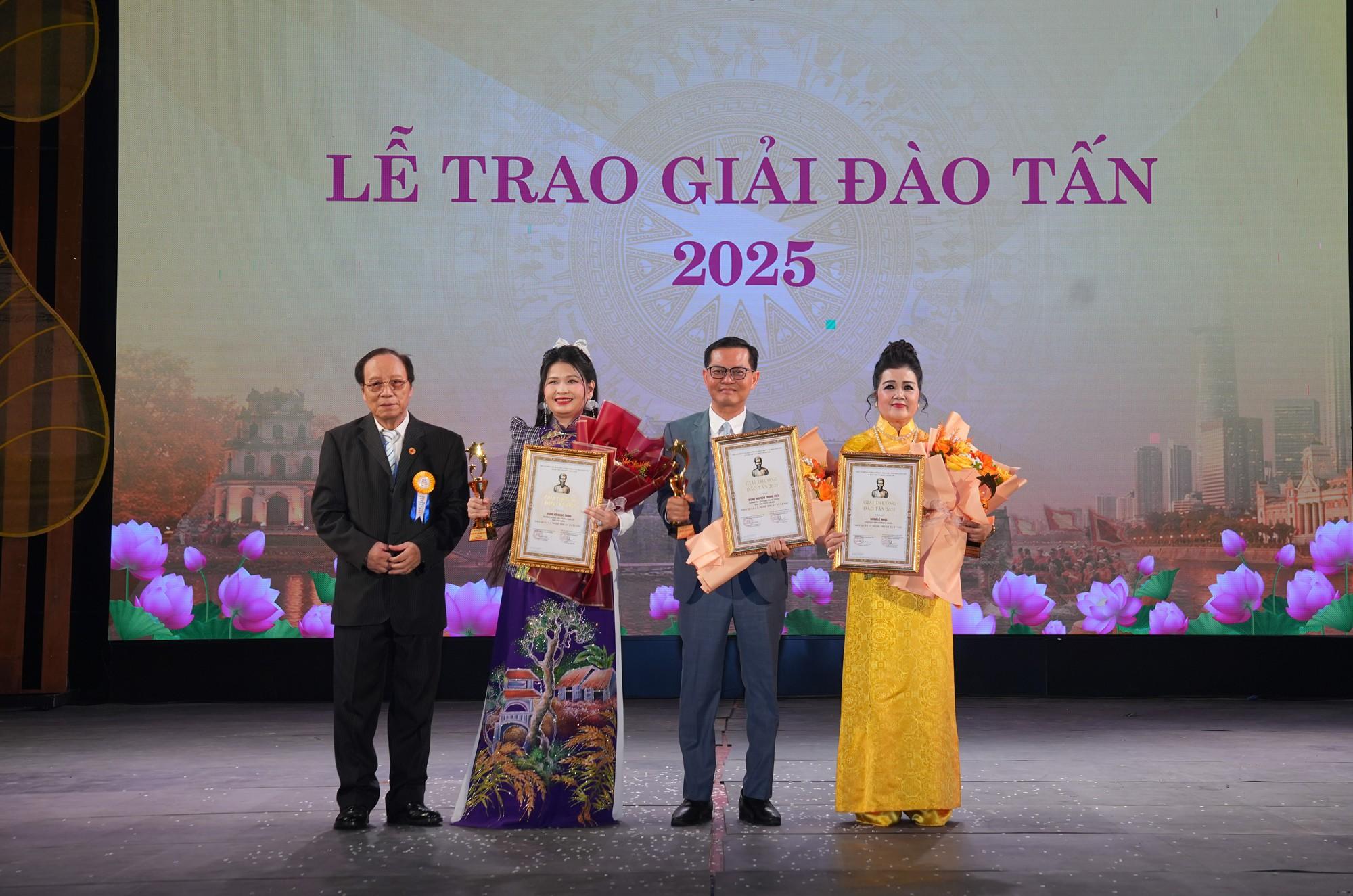 25 năm vì sự nghiệp bảo tồn và phát huy văn hóa dân tộc - Ảnh 4. 25 năm vì sự nghiệp bảo tồn và phát huy văn hóa dân tộc - Ảnh 4.