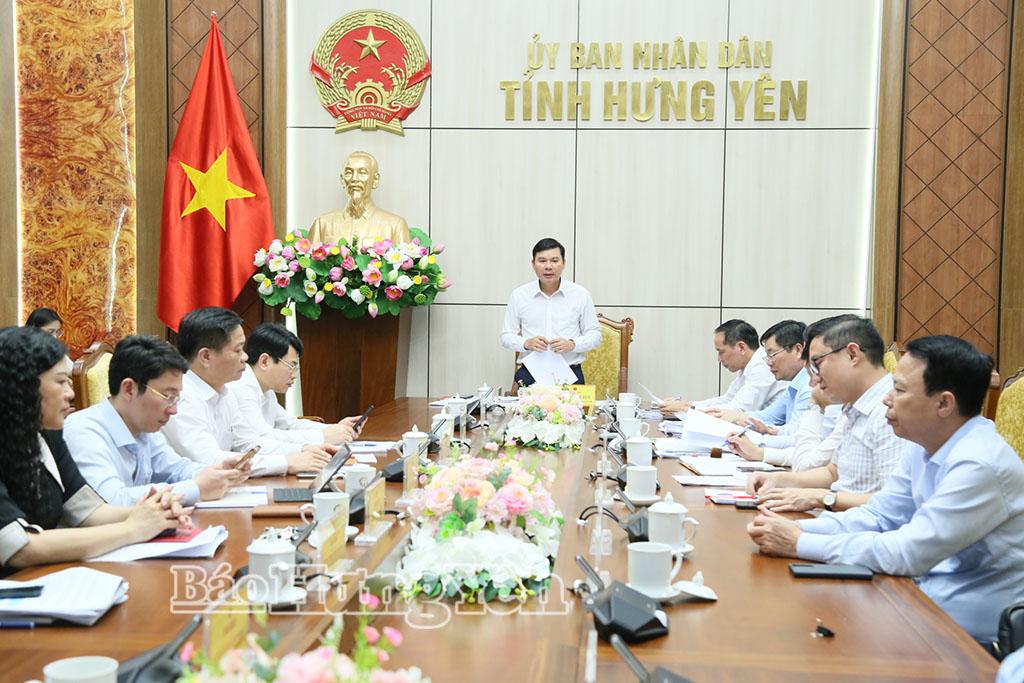 Đồng chí Phó Chủ tịch Thường trực UBND tỉnh Nguyễn Lê Huy chủ trì cuộc họp.