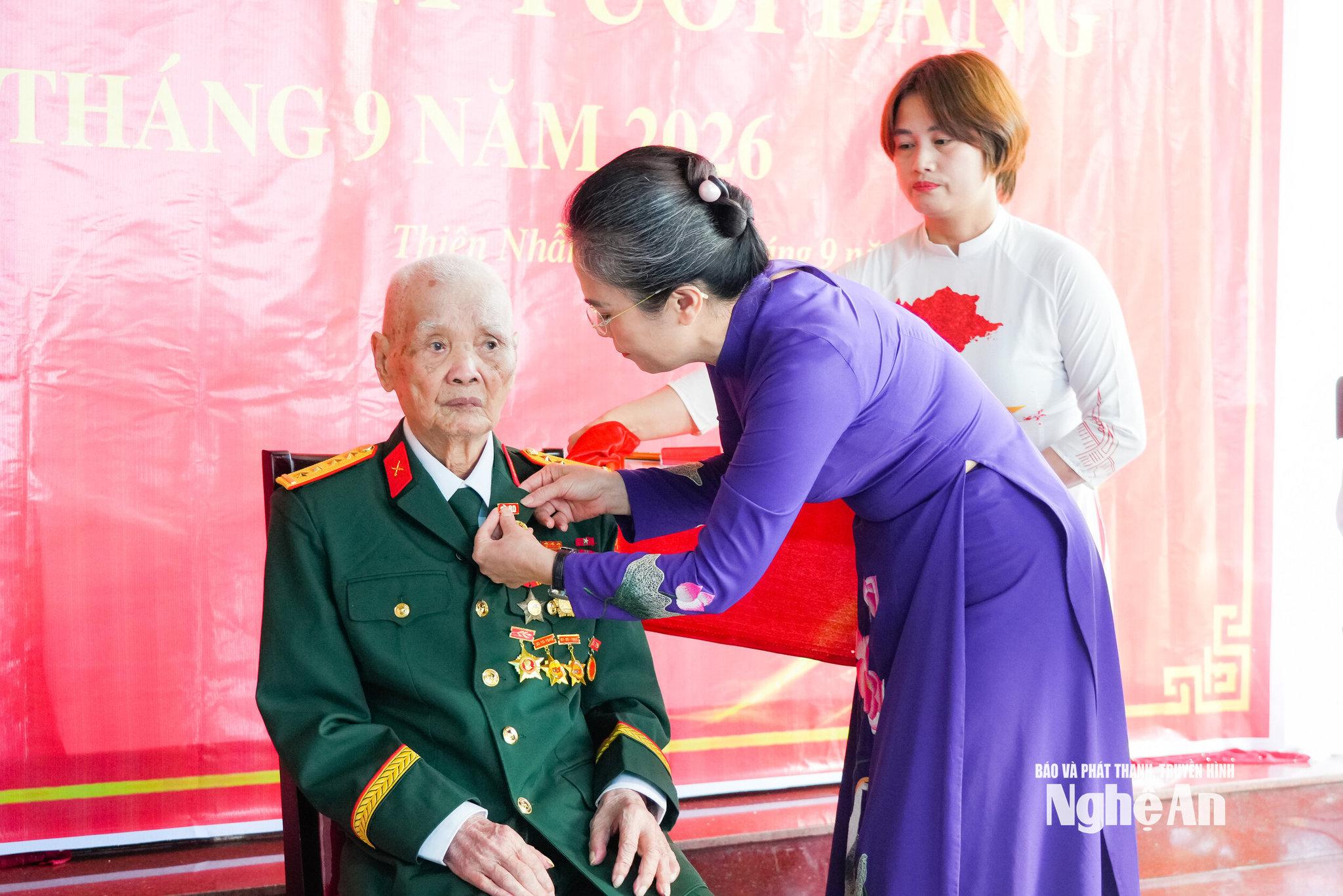 Chị sinh