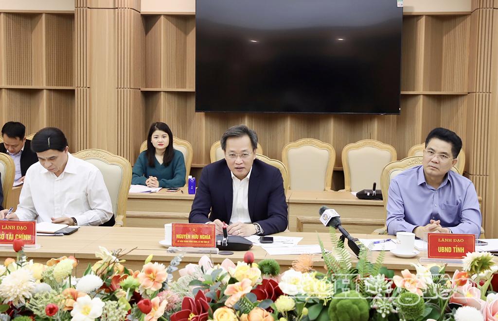 Đồng chí Bí thư Tỉnh ủy Nguyễn Hữu Nghĩa phát biểu tại buổi làm việc.