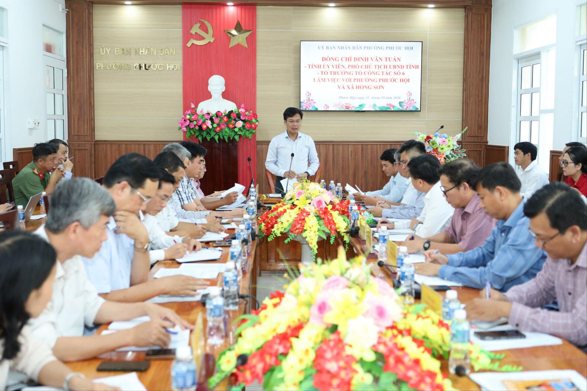quang-canh-buoi-lam-viec-2-.jpg