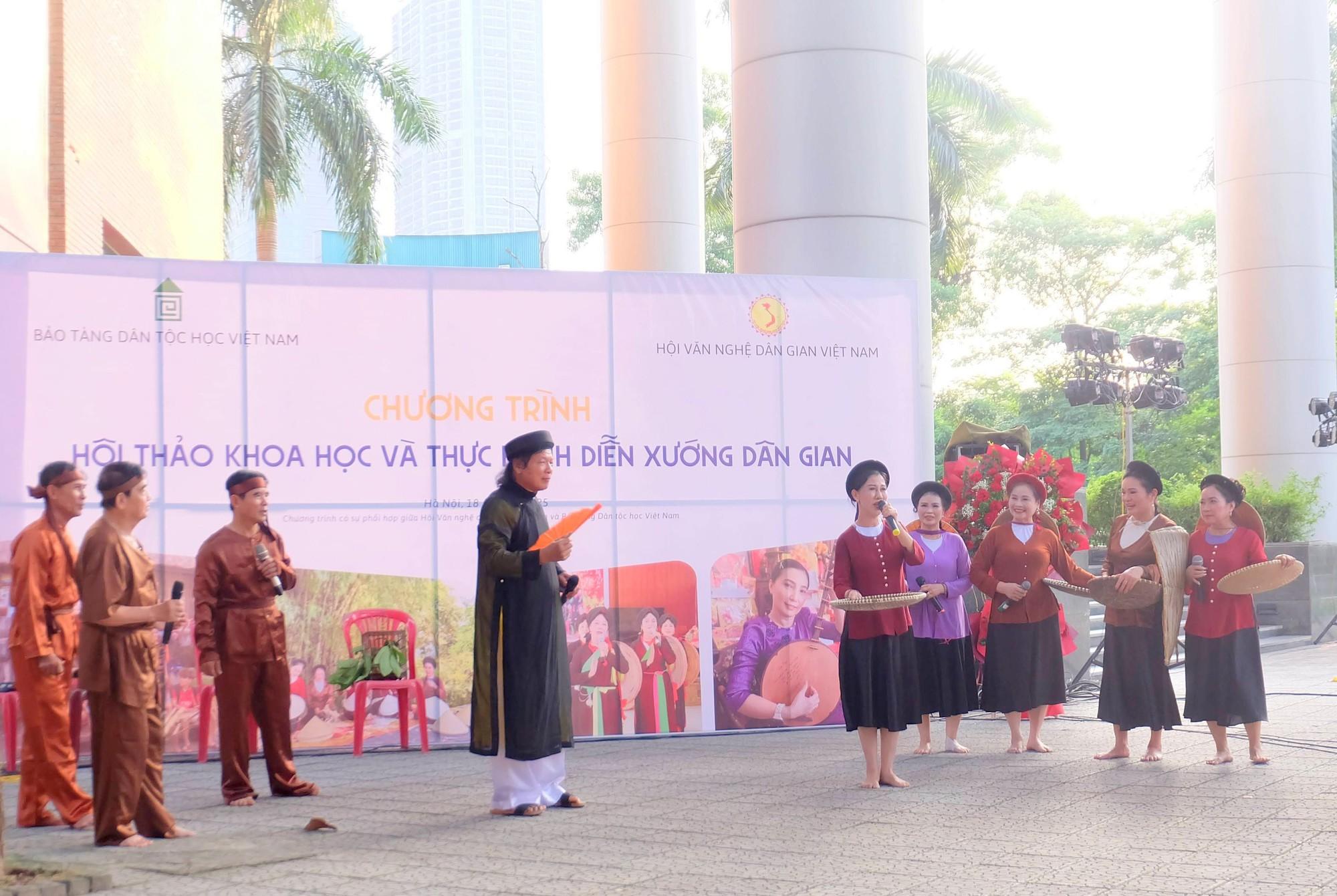 Giữ mạch nguồn văn hóa dân gian - Ảnh 2. Giữ mạch nguồn văn hóa dân gian - Ảnh 2.