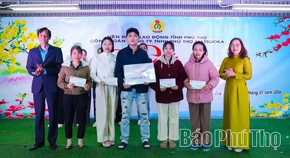 Ấm l&ograve;ng người lao động