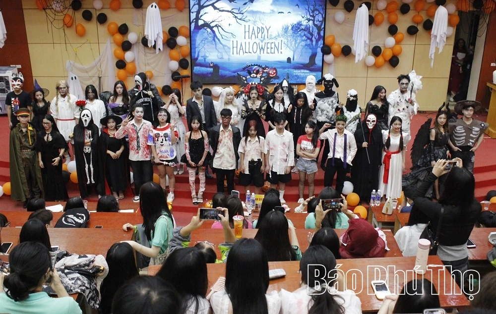 Halloween - Sắc màu hội nhập và bản sắc sinh viên Đại học Hùng Vương