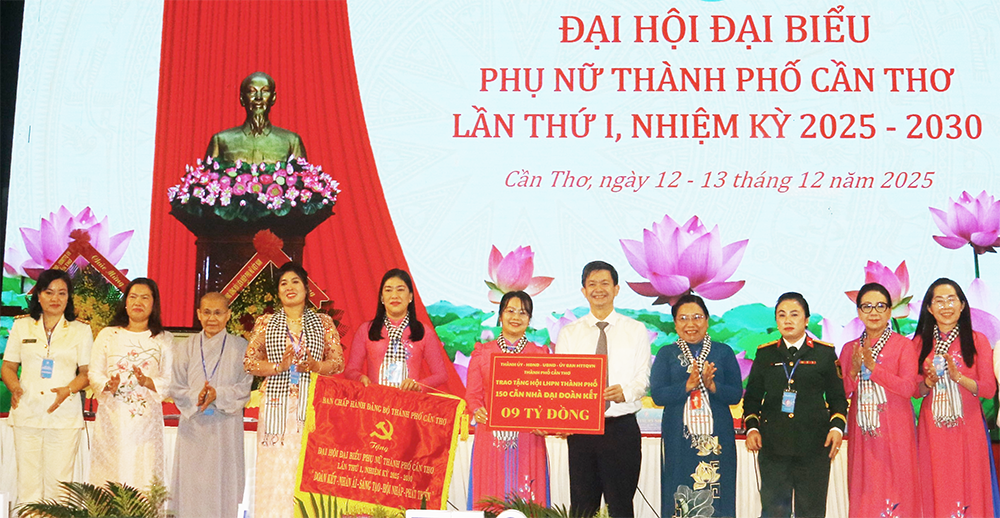 Các cấp Hội LHPN thành phố phải chuyển mình mạnh mẽ, hành động quyết liệt,... đóng góp hiệu quả vào sự nghiệp xây dựng, phát triển địa phương, đất nước