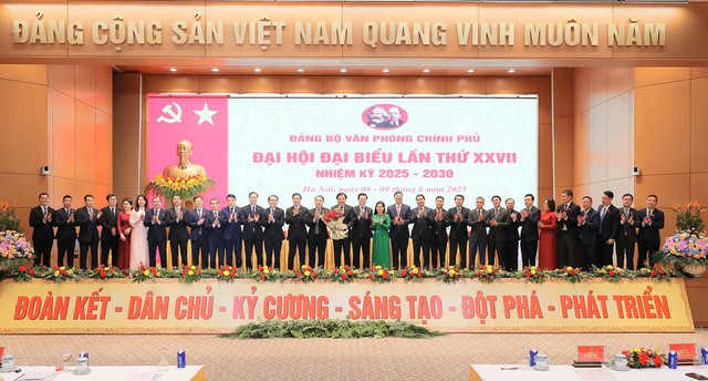 Ra mắt Ban Chấp hành Đảng bộ Văn phòng Chính phủ nhiệm kỳ 2025-2030- Ảnh 2.
