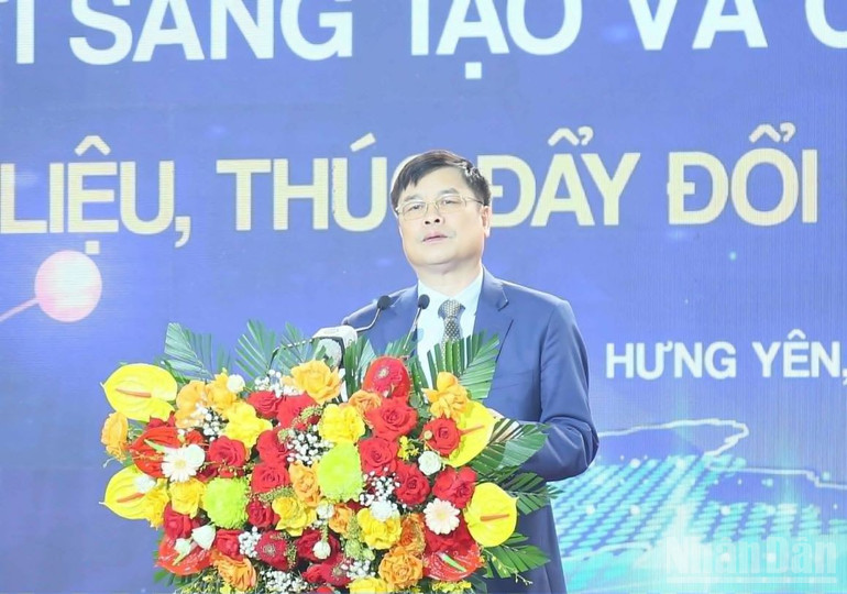 Phó Chủ tịch Ủy ban nhân dân tỉnh Hưng Yên Phạm Văn Nghiêm phát biểu khai mạc diễn đàn. ndo_br_1.jpg