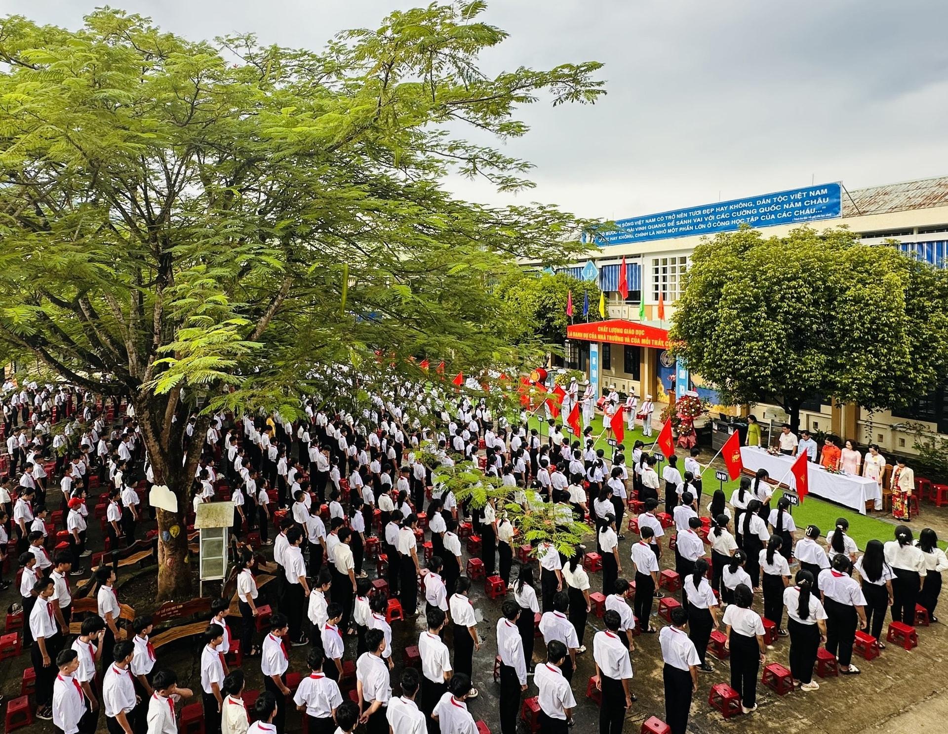  Ngày 14 và 15/2 sắp tới, tại Trường THCS Nguyễn Du, thị trấn Trà My, số thí sinh đủ điều kiện sẽ dự thi viết (vòng 2) kỳ tuyển dụng viên chức ngành GD&ĐT huyện Bắc Trà My. Ảnh: B.M.