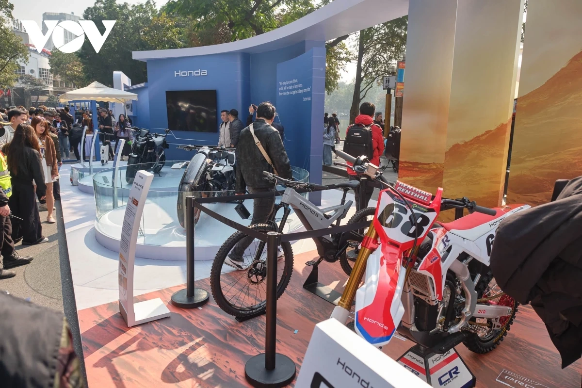 Honda Việt Nam ra mắt xe m&aacute;y điện UC3 v&agrave; c&ocirc;ng bố ch&iacute;nh s&aacute;ch b&aacute;n h&agrave;ng cho CUV e: