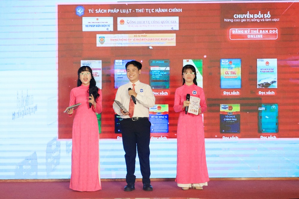 Phần thi của đơn vị Thư viện Nguyễn Đình Chiểu.