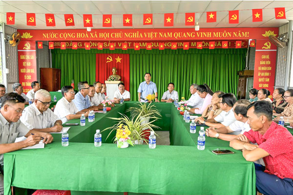 Chi bộ Ấp 11, xã An Qui họp chi bộ tháng 1/2026.