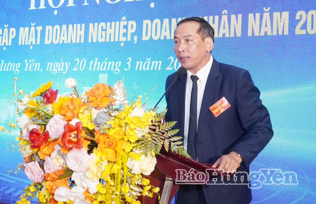 Lãnh đạo Sở Tài chính báo cáo kết quả giải quyết những nội dung doanh nghiệp kiến nghị.