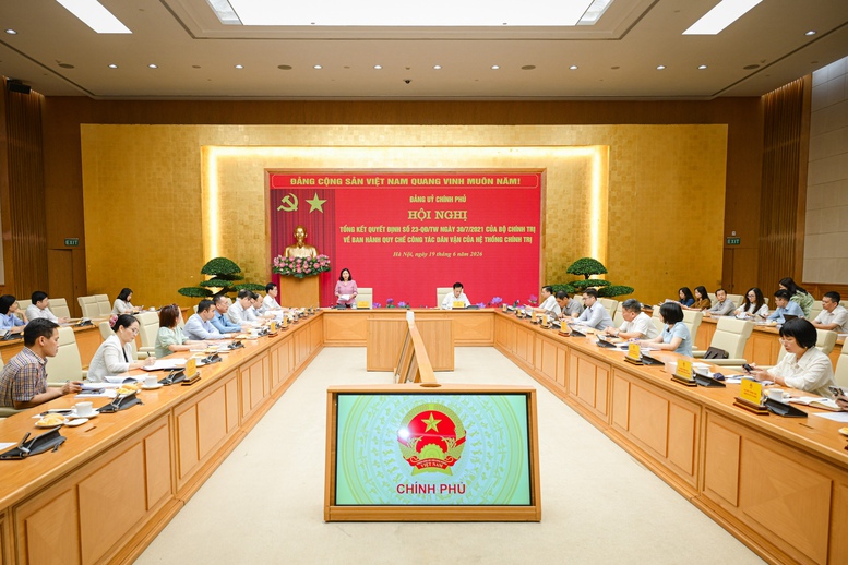 Đổi mới công tác dân vận, lấy người dân và doanh nghiệp làm trung tâm phục vụ- Ảnh 4.