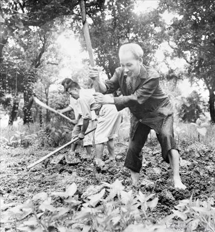 Đạo đức Hồ Chí Minh - Biểu tượng văn hóa sáng ngời