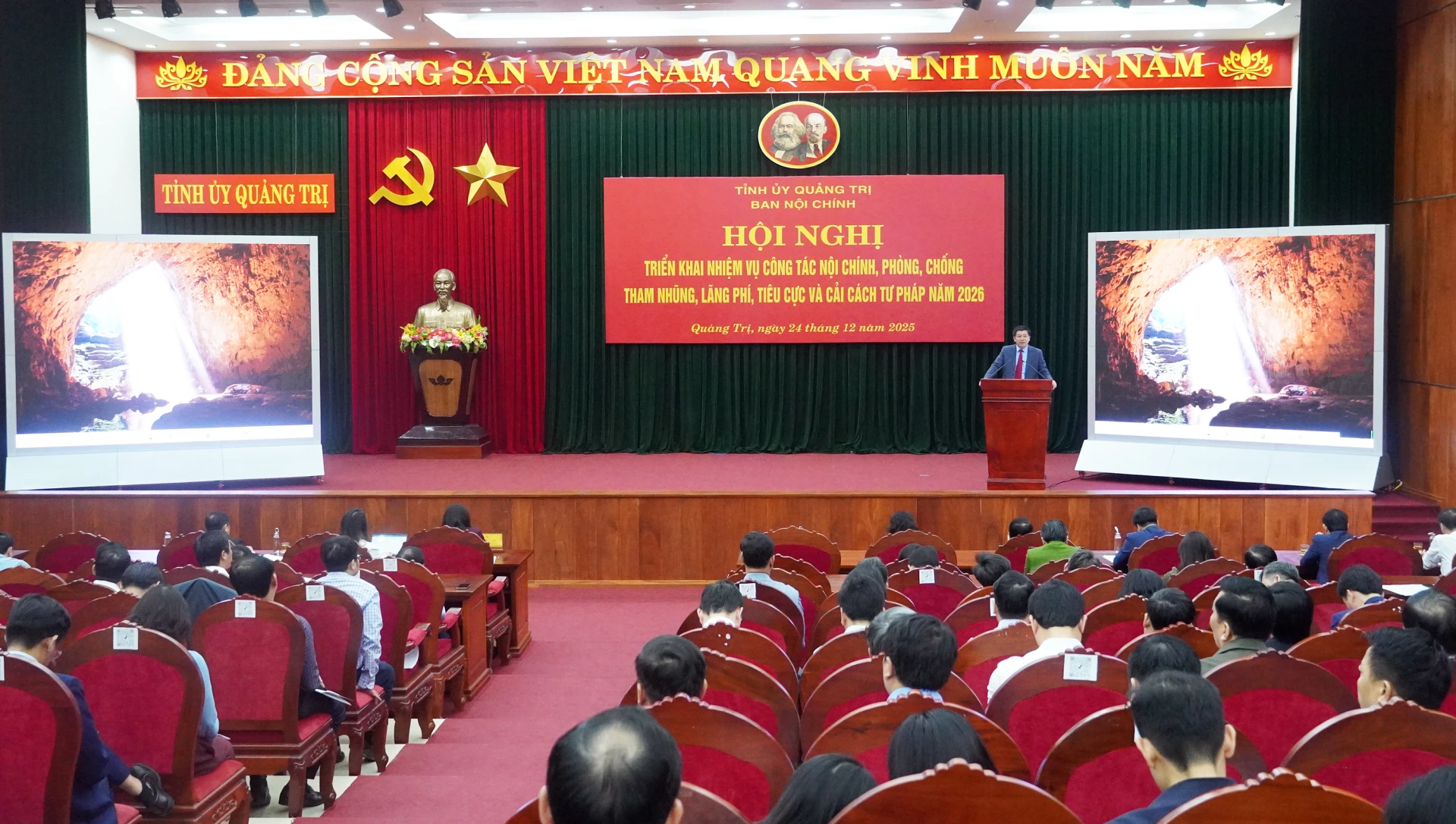 Quang cảnh hội nghị - Ảnh: N.M