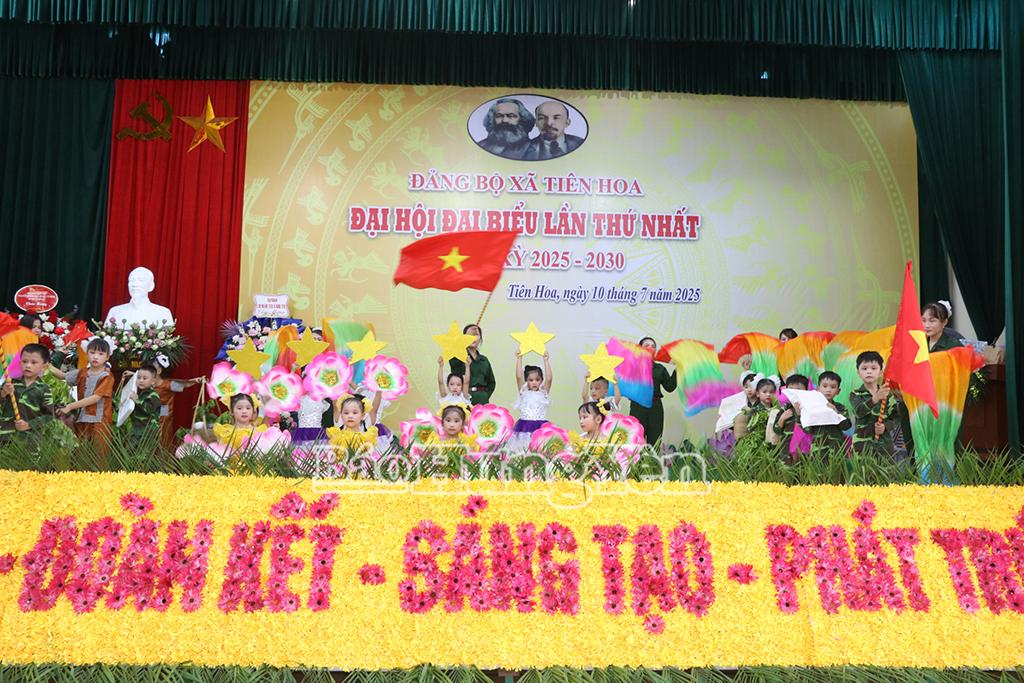 Một tiết mục văn nghệ chào mừng đại hội