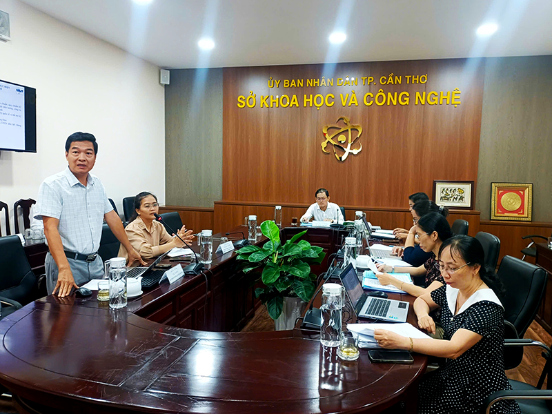Nghiệm thu 2 đề tài, dự án khoa học lĩnh vực dược và kinh tế
