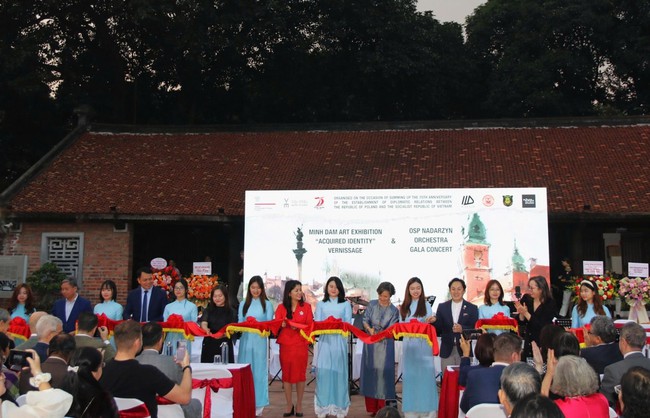 Gắn kết tình hữu nghị Việt Nam - Ba Lan qua âm nhạc và hội họa - Ảnh 3.