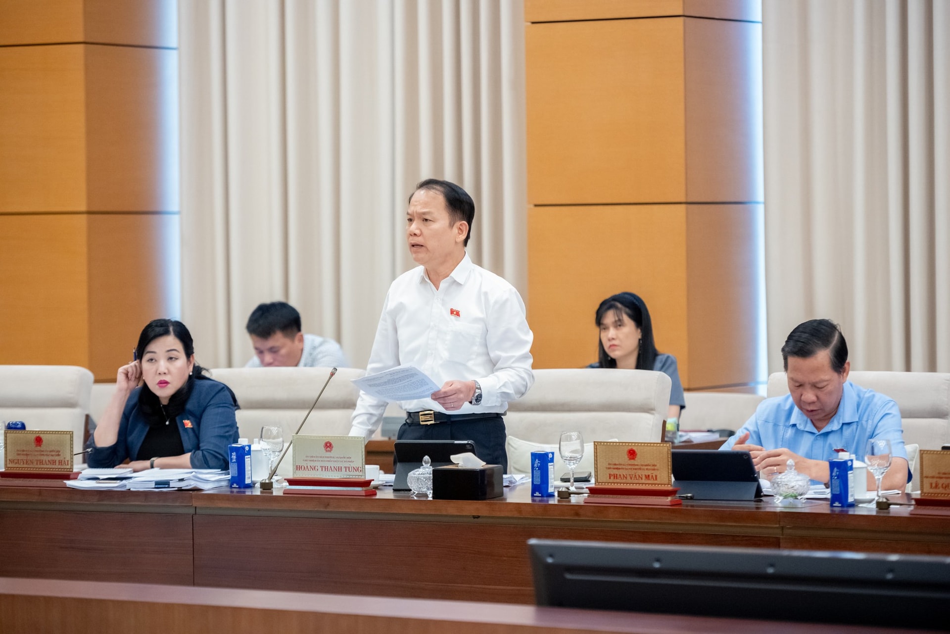 Thông qua QUY CHẾ LÀM VIỆC MẪU của HĐND cấp tỉnh, cấp xã- Ảnh 3.