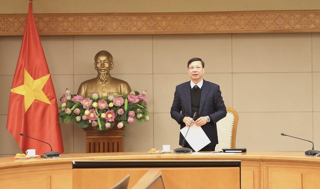 VPCP trao sổ hưu cho c&aacute;c c&aacute;n bộ nghỉ theo chế độ- Ảnh 1.