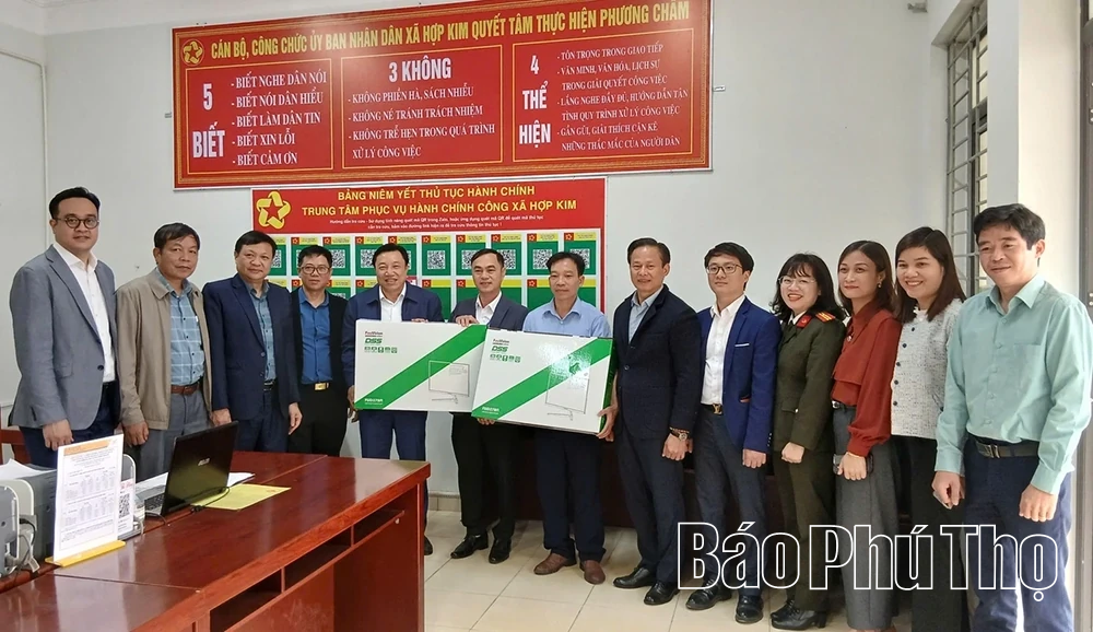 Phó Chủ tịch UBND tỉnh Nguyễn Huy Ngọc dự sinh hoạt chi bộ tại xã Hợp Kim