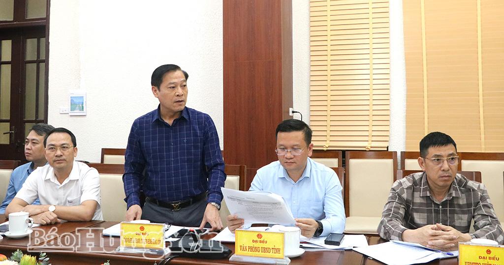 Đại diện Báo, Phát thanh và Truyền hình Hưng Yên phát biểu tại cuộc họp.