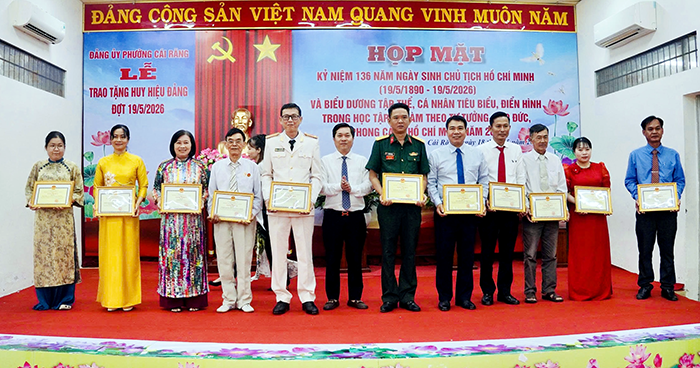 Phường Cái Răng họp mặt kỷ niệm 136 năm Ngày sinh Chủ tịch Hồ Chí Minh