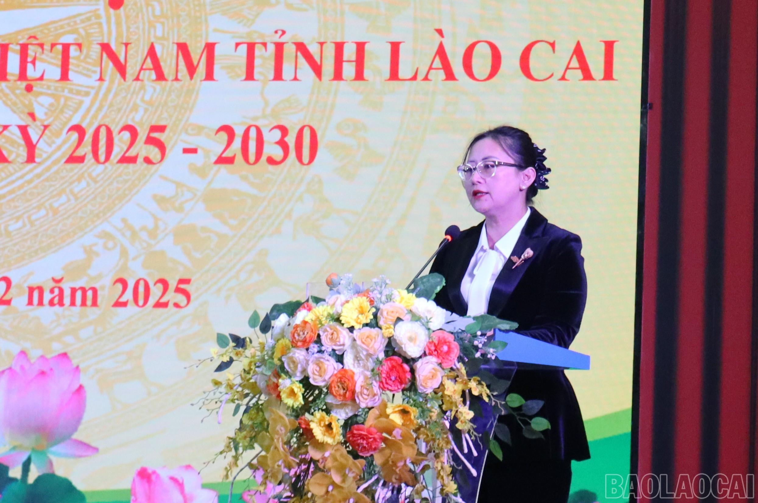 Đồng chí Giàng Thị Dung phát biểu kết luận hội nghị. baolaocai-br_img-0315.jpg