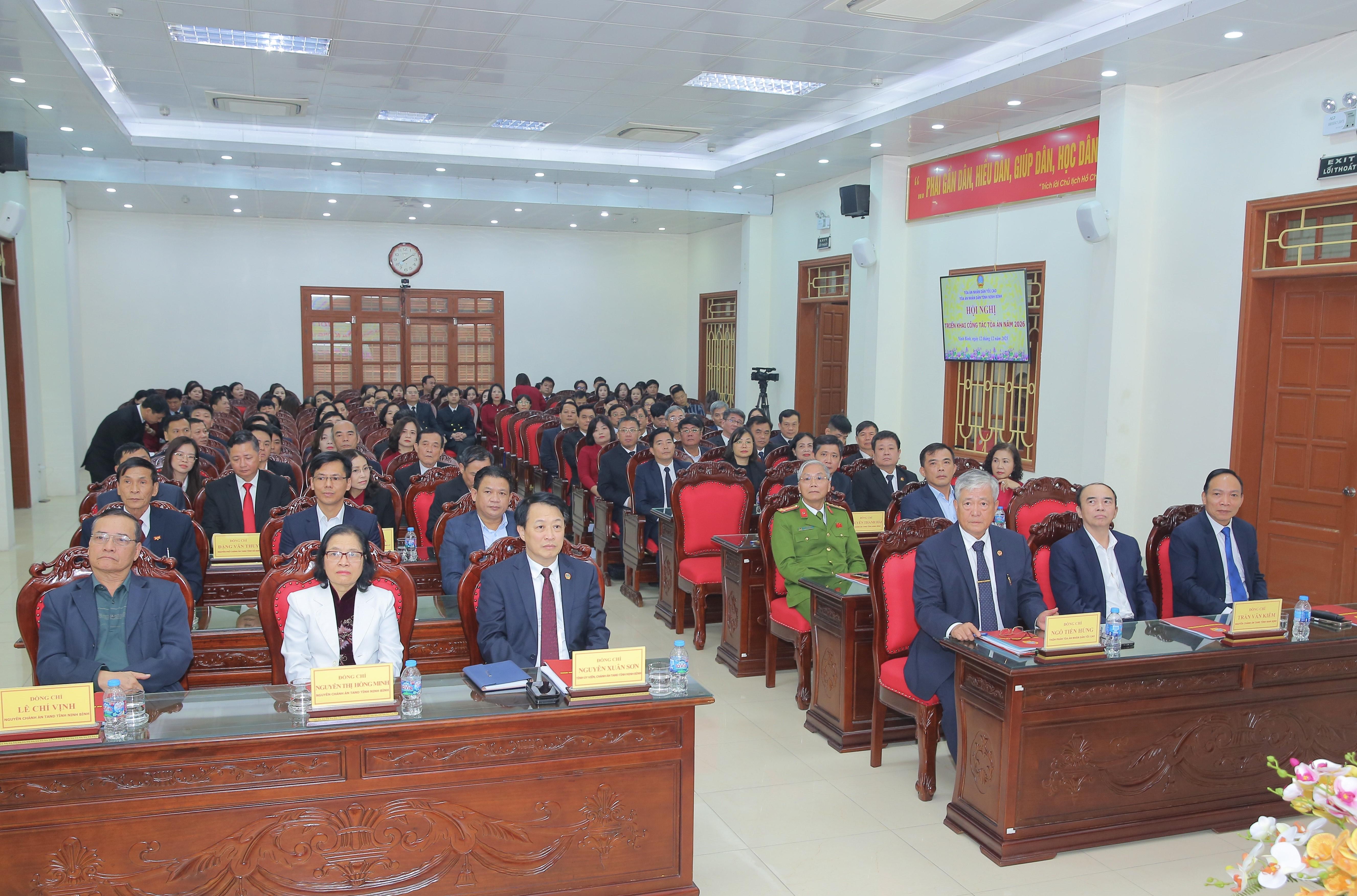 Các đại biểu dự hội nghị.