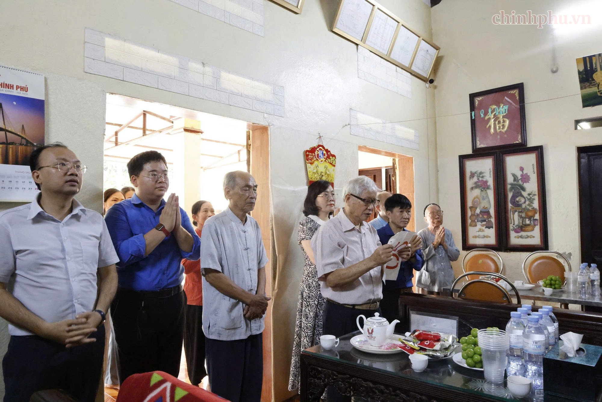 VPCP thăm hỏi, tri ân các gia đình thương binh, liệt sĩ- Ảnh 1.