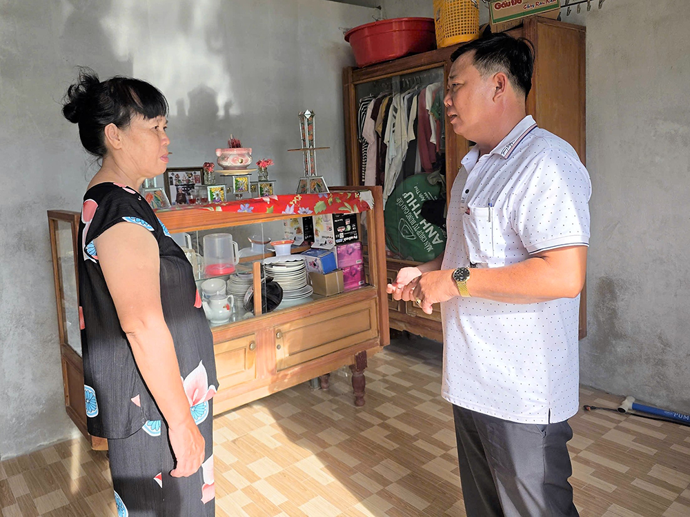 Tận tâm lo việc của dân