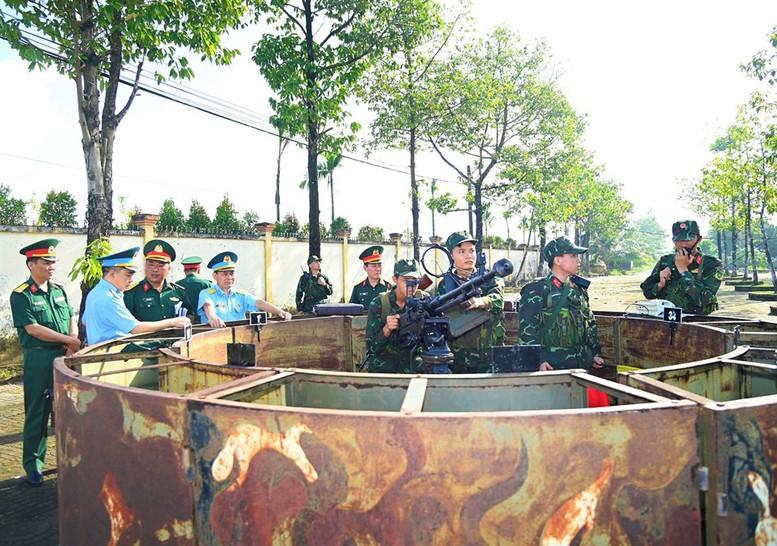 Ban Chỉ đạo ph&ograve;ng kh&ocirc;ng nh&acirc;n d&acirc;n Trung ương c&oacute; chức năng tham mưu gi&uacute;p Ch&iacute;nh phủ tổ chức, chỉ đạo, điều h&agrave;nh hoạt động ph&ograve;ng kh&ocirc;ng nh&acirc;n d&acirc;n tr&ecirc;n phạm vi cả nước.