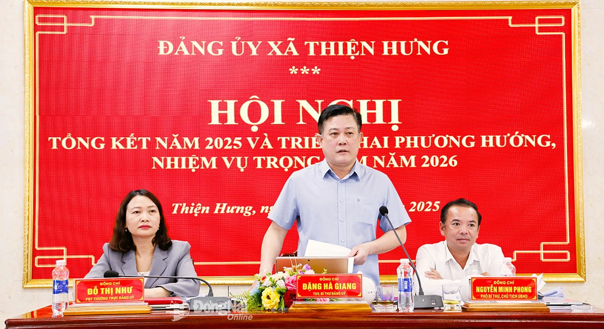 Thường trực Đảng ủy xã Thiện Hưng chủ trì hội nghị. Ảnh: Như Tình