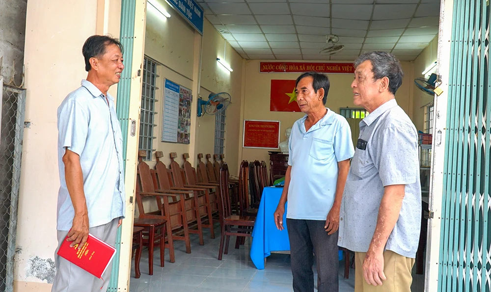 Người đảng viên được “Đảng tín, dân tin”