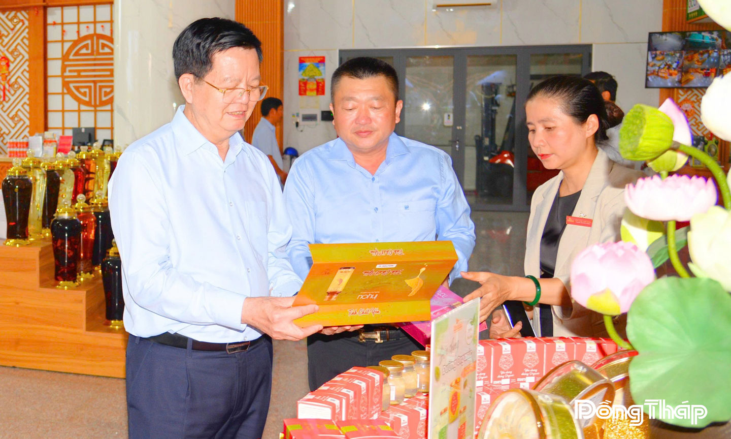 Công ty TNHH TM DV Trí Sơn vinh dự đón tiếp Phó Thủ tướng Chính phủ Mai Văn Chính đến tham quan và làm việc tại công ty.