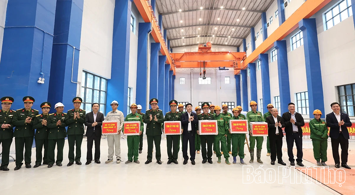 Bí thư Tỉnh ủy Trương Quốc Huy kiểm tra dự án đường Cao tốc Hòa Bình - Mộc Châu và dự án Nhà máy thủy điện Hòa Bình mở rộng