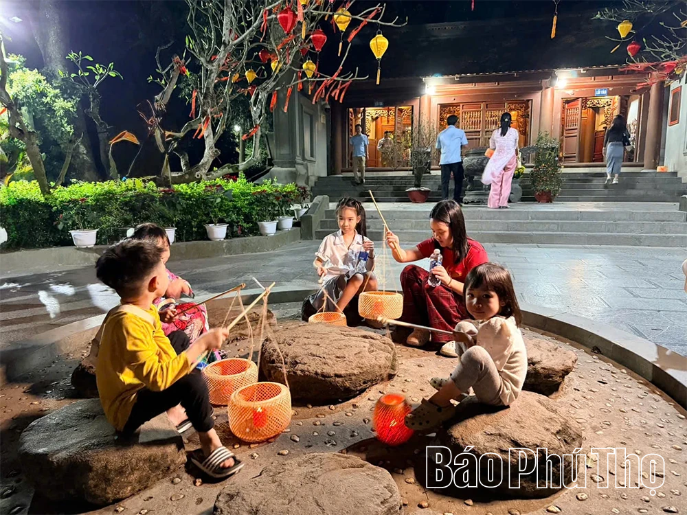 Ấn tượng tour đêm Đền Hùng